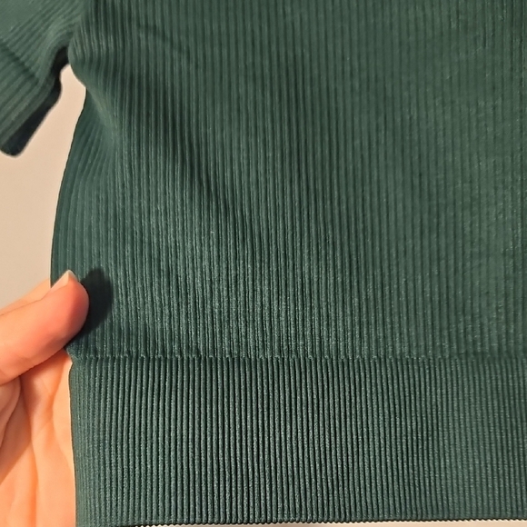 OQQ Square Neck Ribbed Crop Top - Picture 4 of 5